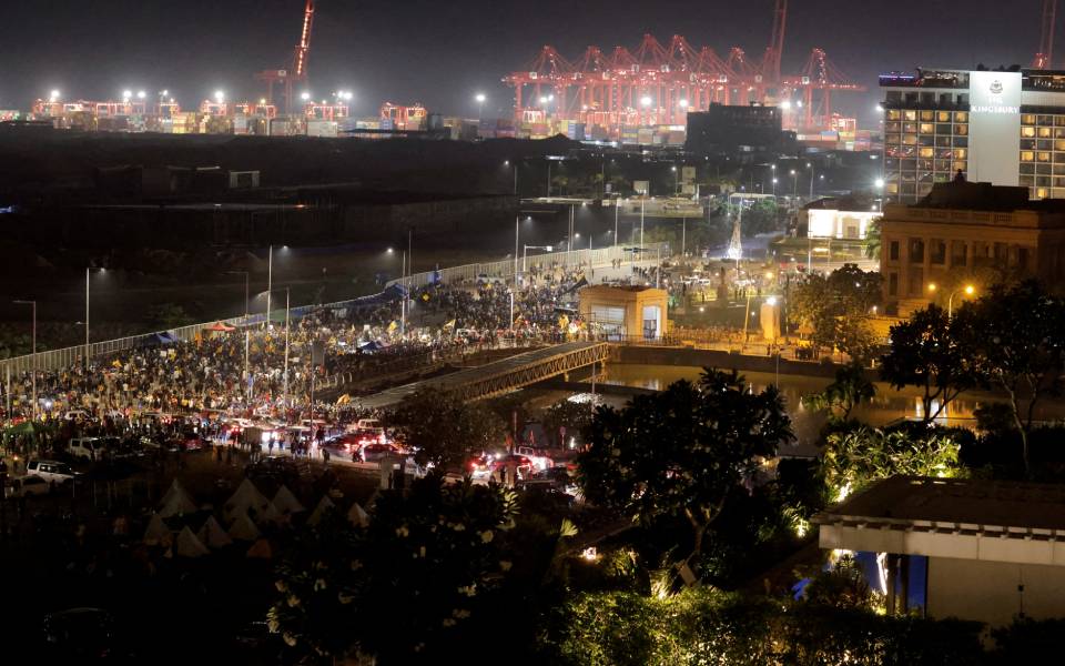 σρι-λάνκα-ο-στρατός-θα-πυροβολεί-όσους-561851512