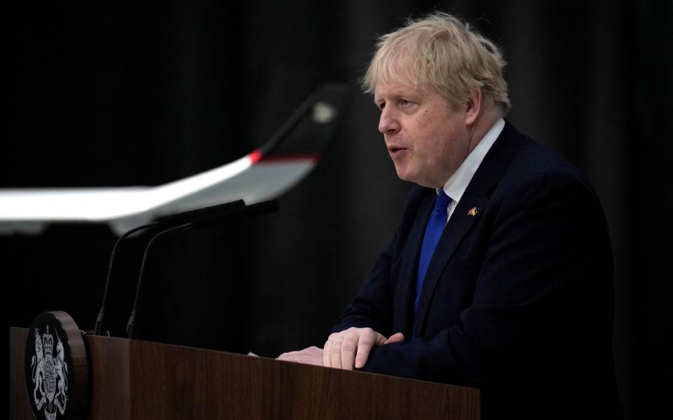 μπ-τζόνσον-επίσκεψη-σε-φινλανδία-και-σ-561851485