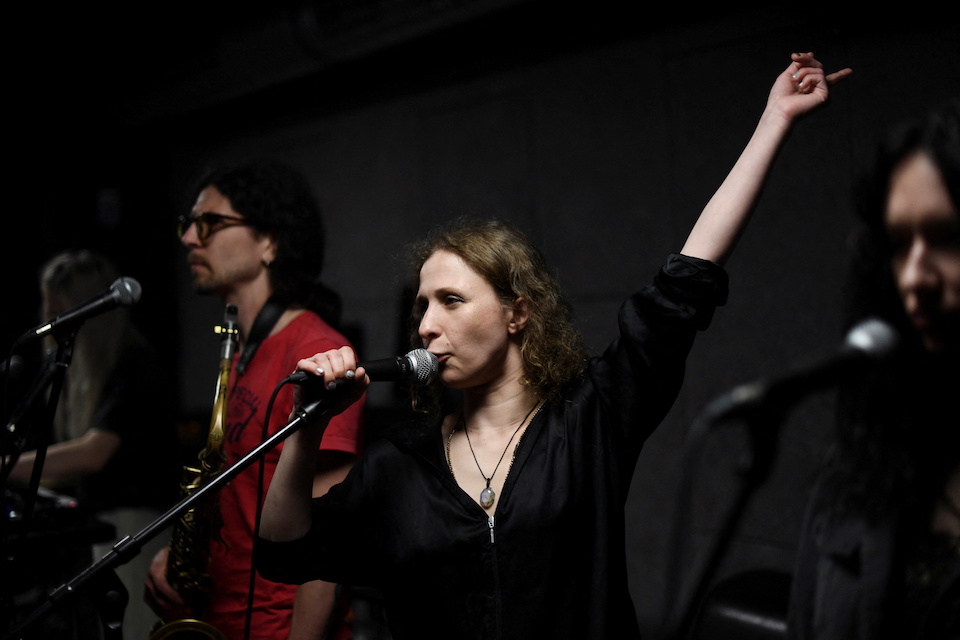 Pussy Riot: Ξεκίνησαν ευρωπαϊκή περιοδεία υπέρ της Ουκρανίας-1