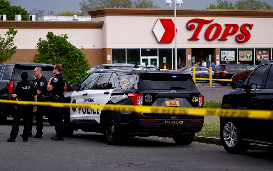 ηπα-10-νεκροί-από-επίθεση-ενόπλου-στο-μπ-561860446