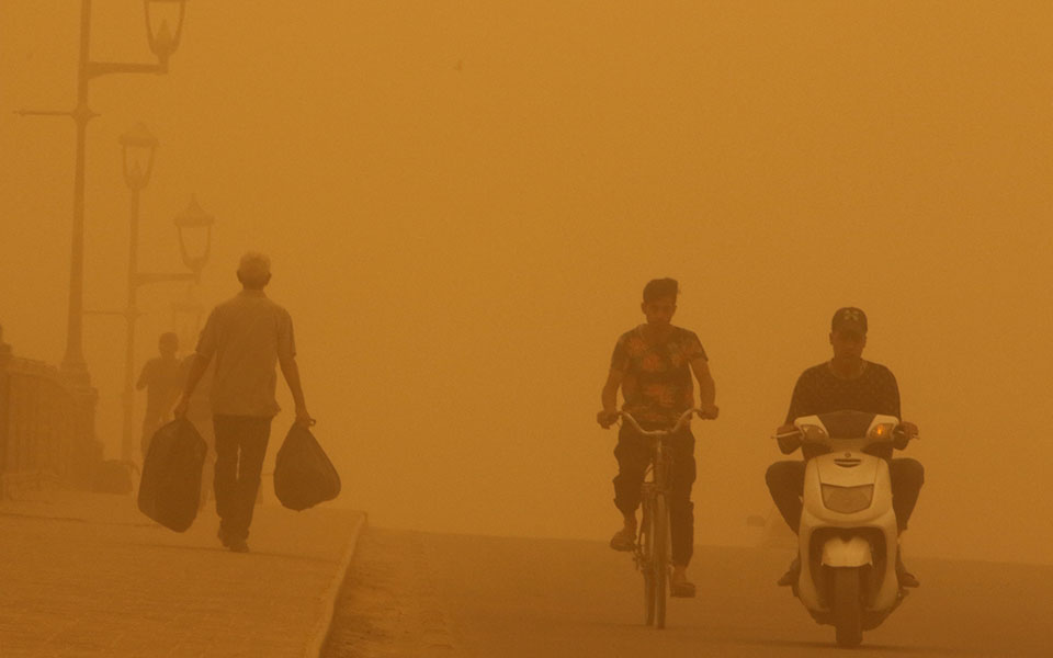 Στο έλεος αμμοθύελλας Ιράκ, Κουβέιτ και Σ. Αραβία (εικόνες)-2