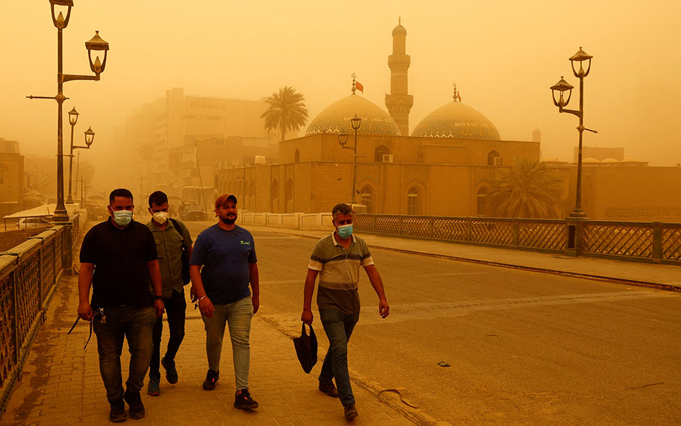 Στο έλεος αμμοθύελλας Ιράκ, Κουβέιτ και Σ. Αραβία (εικόνες)-1