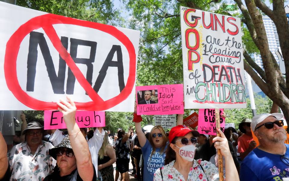 Τέξας: Διαδηλωτές έξω από τον χώρο του συνεδρίου της NRA (εικόνες)-1