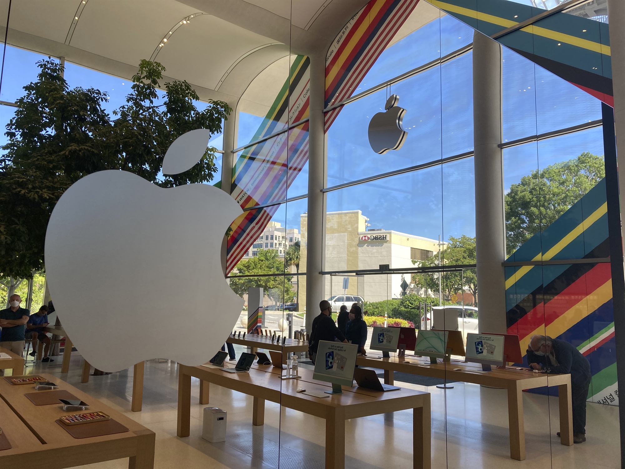 η-apple-επιταχύνει-τα-σχέδια-για-κατασκευή-561839785