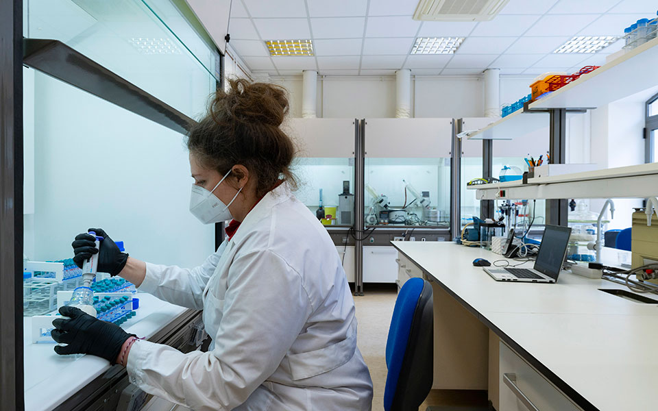 ευρωπαίοι-επιστήμονες-στο-κυνήγι-ύπο-561869809