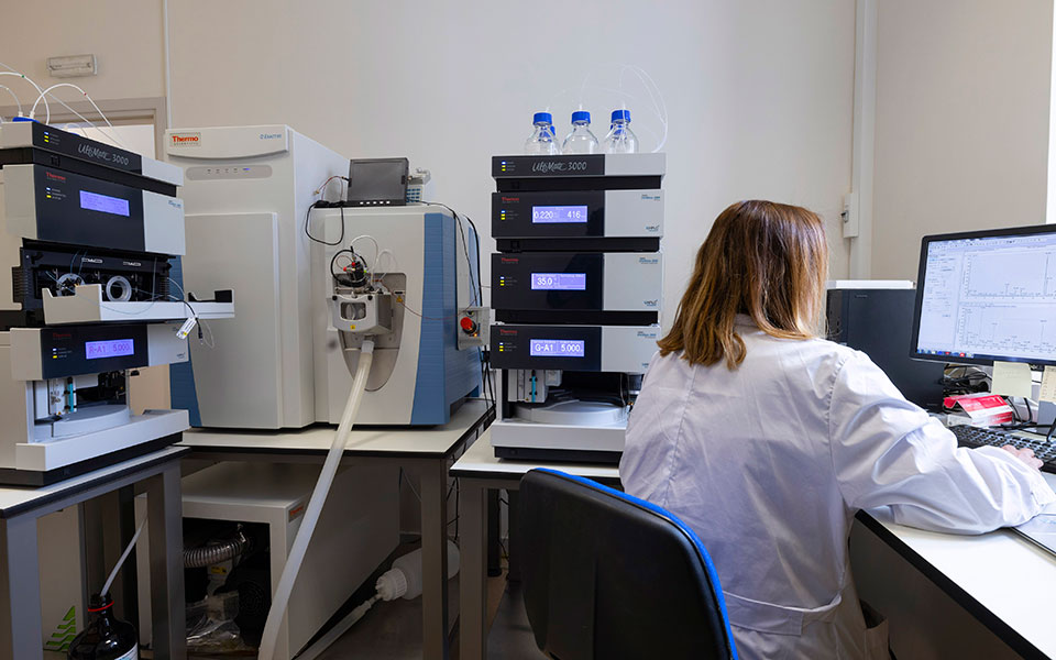 Ευρωπαίοι επιστήμονες στο κυνήγι ύποπτων χημικών στη ζωή μας-1