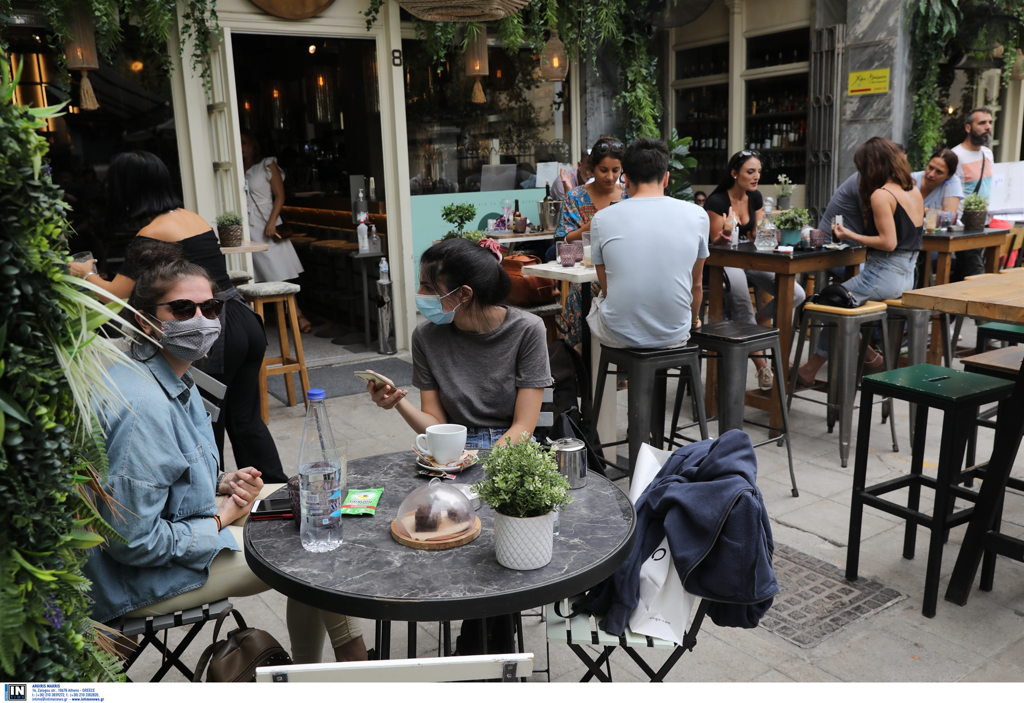 χωρίς-μάσκες-σε-κλειστούς-χώρους-από-1-6-561866488