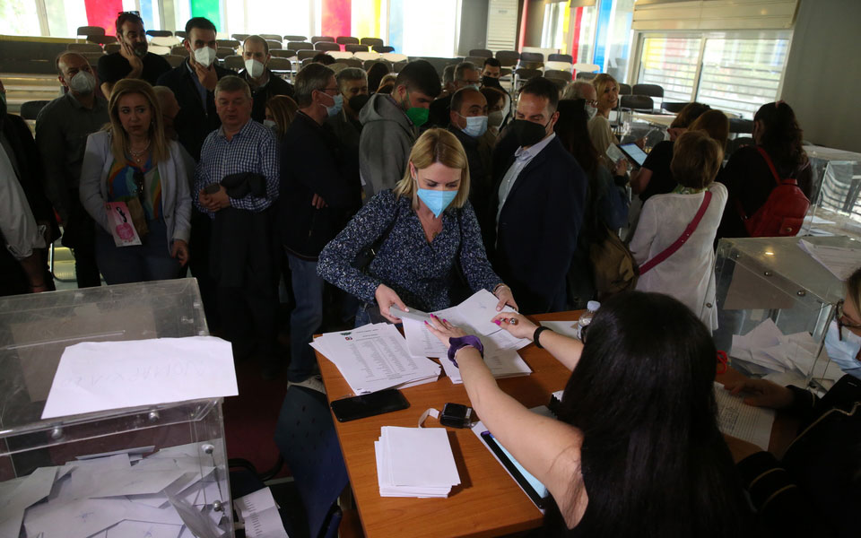 κιναλ-παράταση-της-ψηφοφορίας-έως-τις-2-561848125