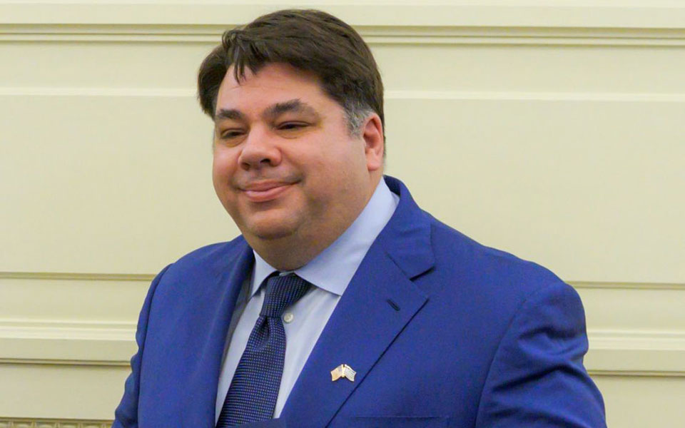 έμφαση-στην-ενέργεια-από-τσούνη-561876862