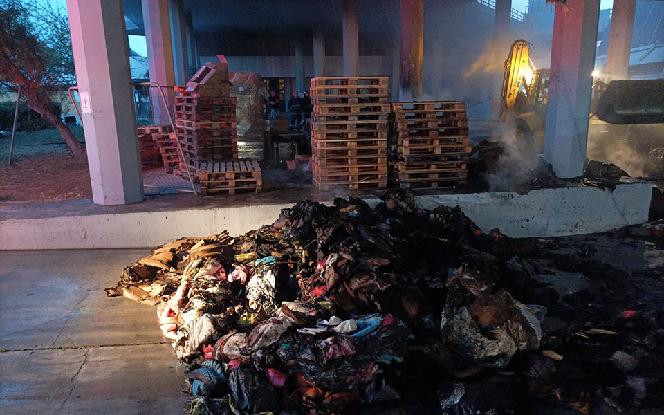 ΣΕΦ: Φωτιά σε παλέτες με βοήθεια για την Ουκρανία (εικόνες)-5