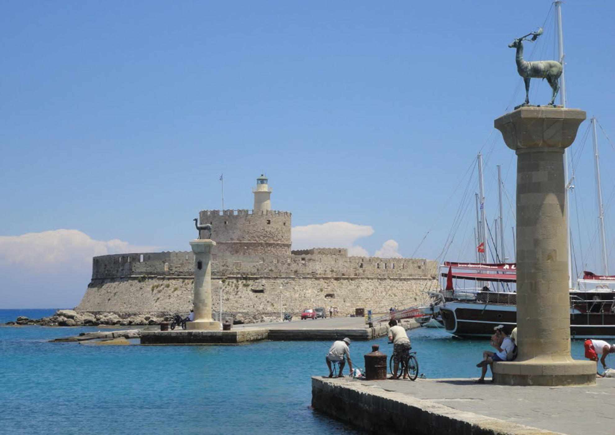 τουρισμός-αυξάνονται-οι-αεροπορικές-561870484