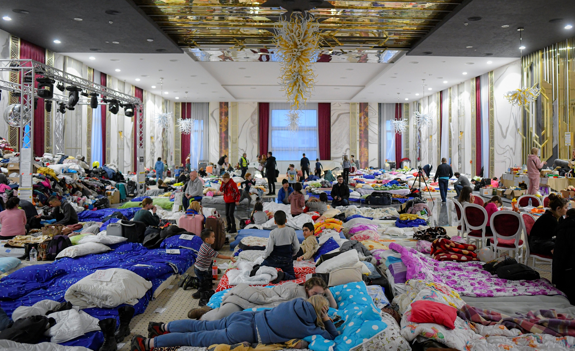 η-δημοκρατία-σταμάτησε-στα-σύνορα-της-561882613