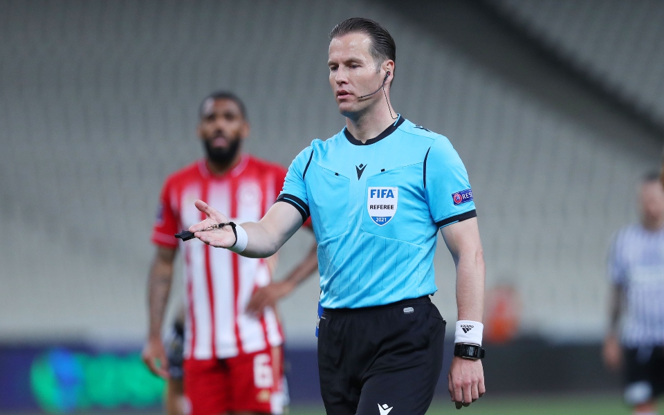 ο-μακέλι-στο-αεκ-ολυμπιακός-elite-διαιτητ-561861475