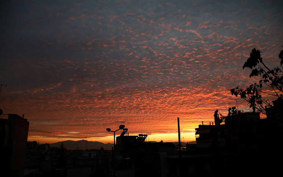 ο-καιρός-σήμερα-βροχές-αλλά-και-νέα-άν-561860461