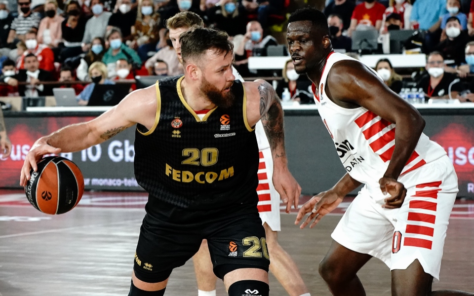 ολυμπιακός-μονακό-οι-διαιτητές-του-π-561838285