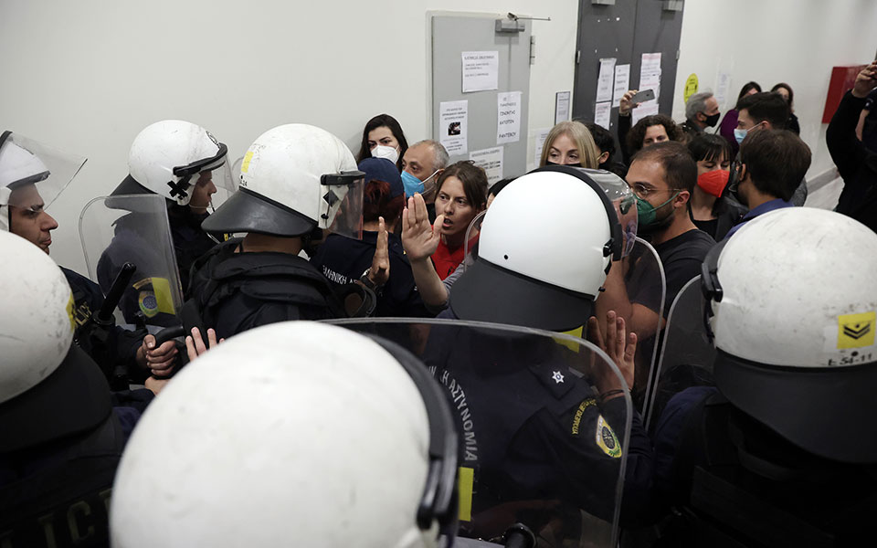 ζακ-κωστόπουλος-χωρίς-αναστολή-οι-ποι-561839857