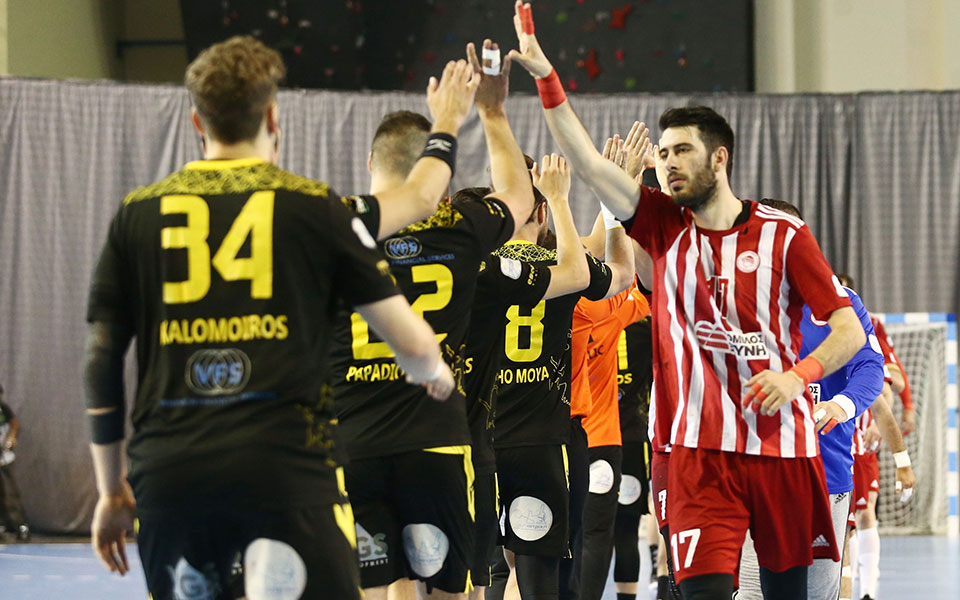 mείωσε-σε-2-1-τη-σειρά-στο-χάντμπολ-η-ενωση-561863008