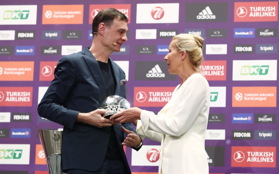 ευρωλίγκα-προπονητής-της-σεζόν-ο-μπαρ-561865699