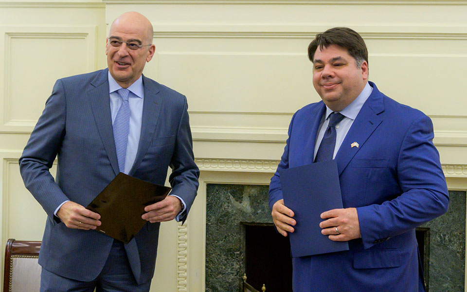 τζορτζ-τσούνης-h-ελλάδα-δεν-είναι-μόνο-561875773