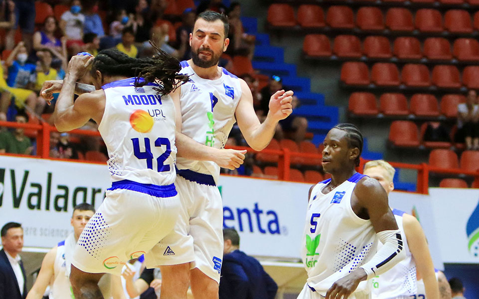 μπάσκετ-στους-ημιτελικούς-με-2-0-παναθη-561876877