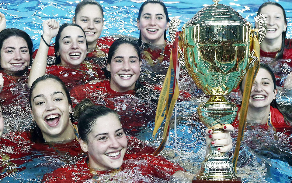 πόλο-eκαναν-το-τρεμπλ-οι-γυναίκες-του-ο-561880603