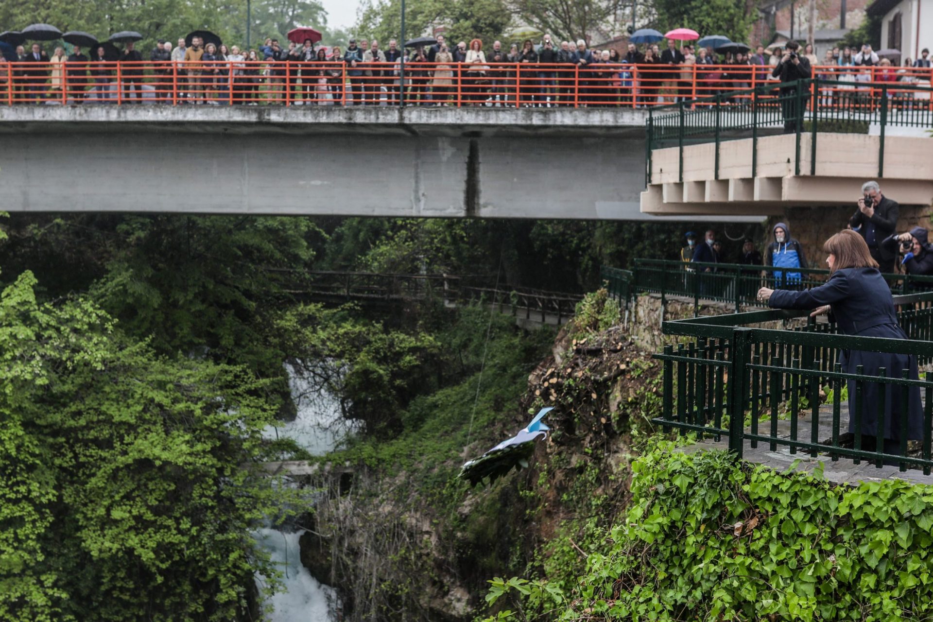 στο-νυμφαίο-και-στη-νάουσα-έκανε-επίση-561837031