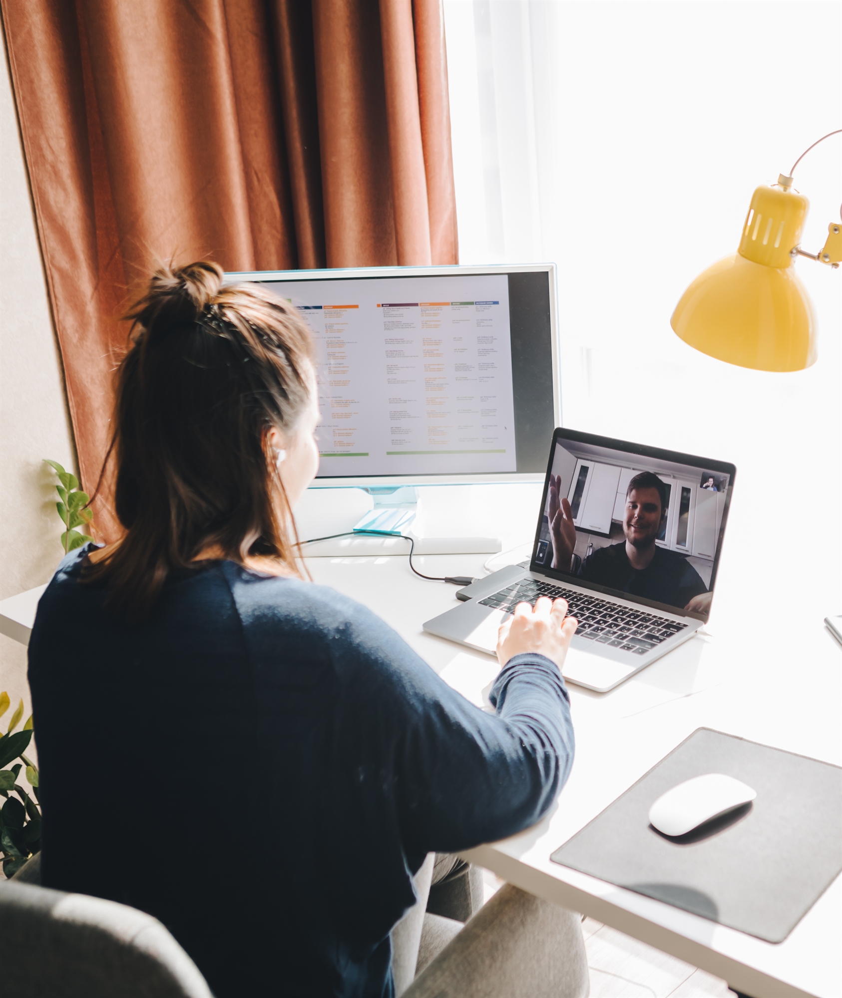 μόνιμη-τηλεργασία-αλλά-με-μείωση-μισθ-561839359