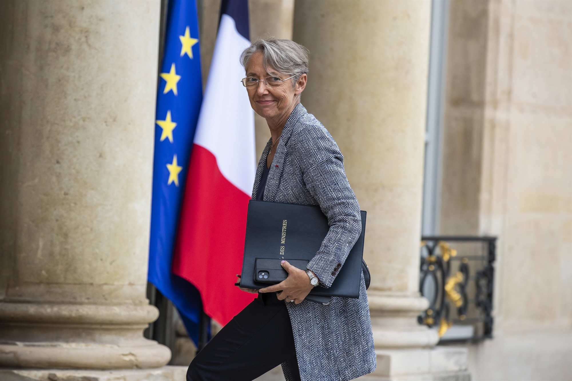 γαλλία-η-παιδική-πληγή-της-πρωθυπουργ-561882607