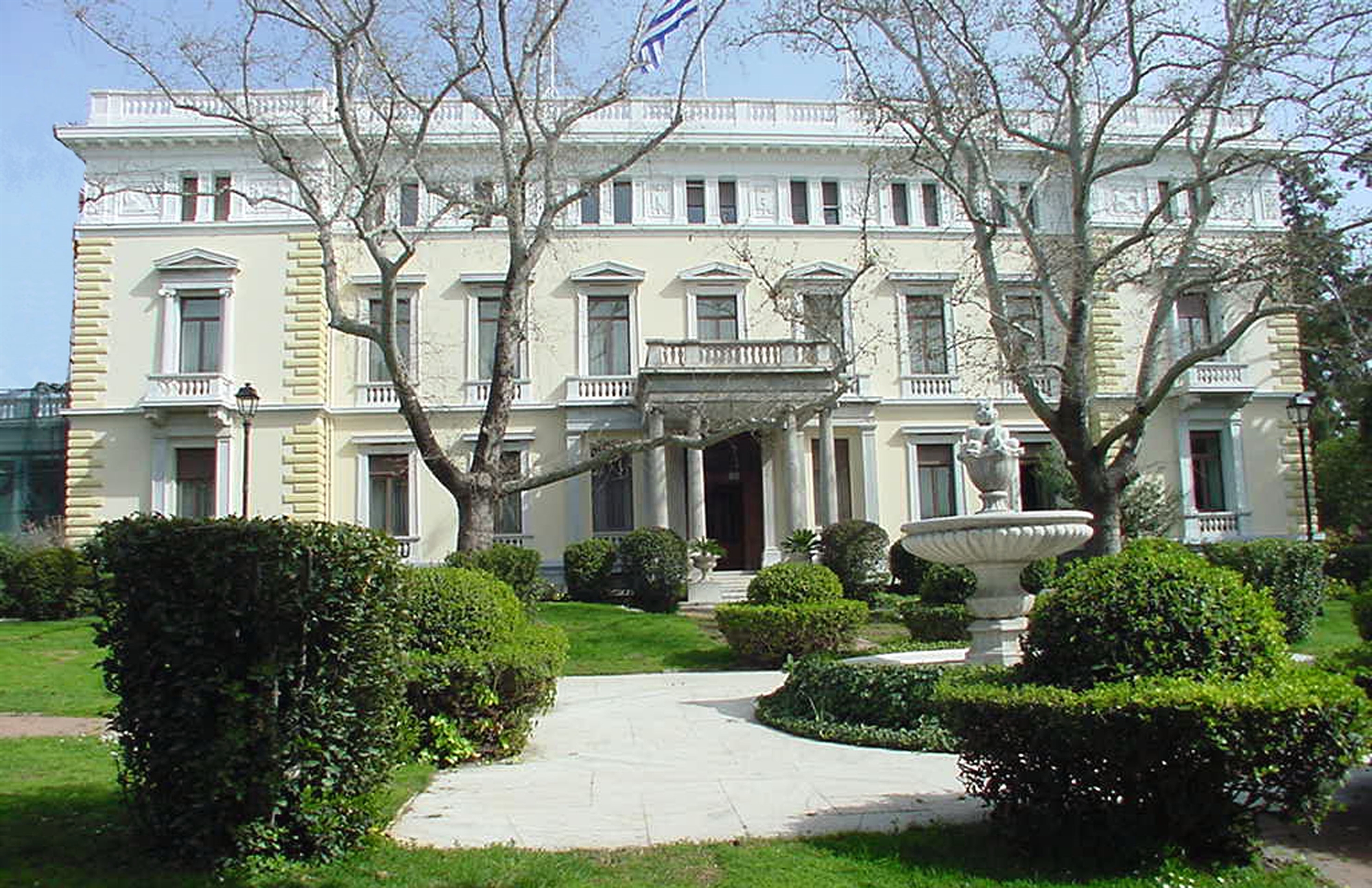 ο-καθηγητής-δημοσίου-δικαίου-σπύρος-β-561846664