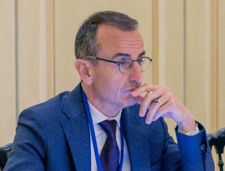 ο-ρενό-μπεζιάντ-στην-κ-αμεση-προτερα-561859261