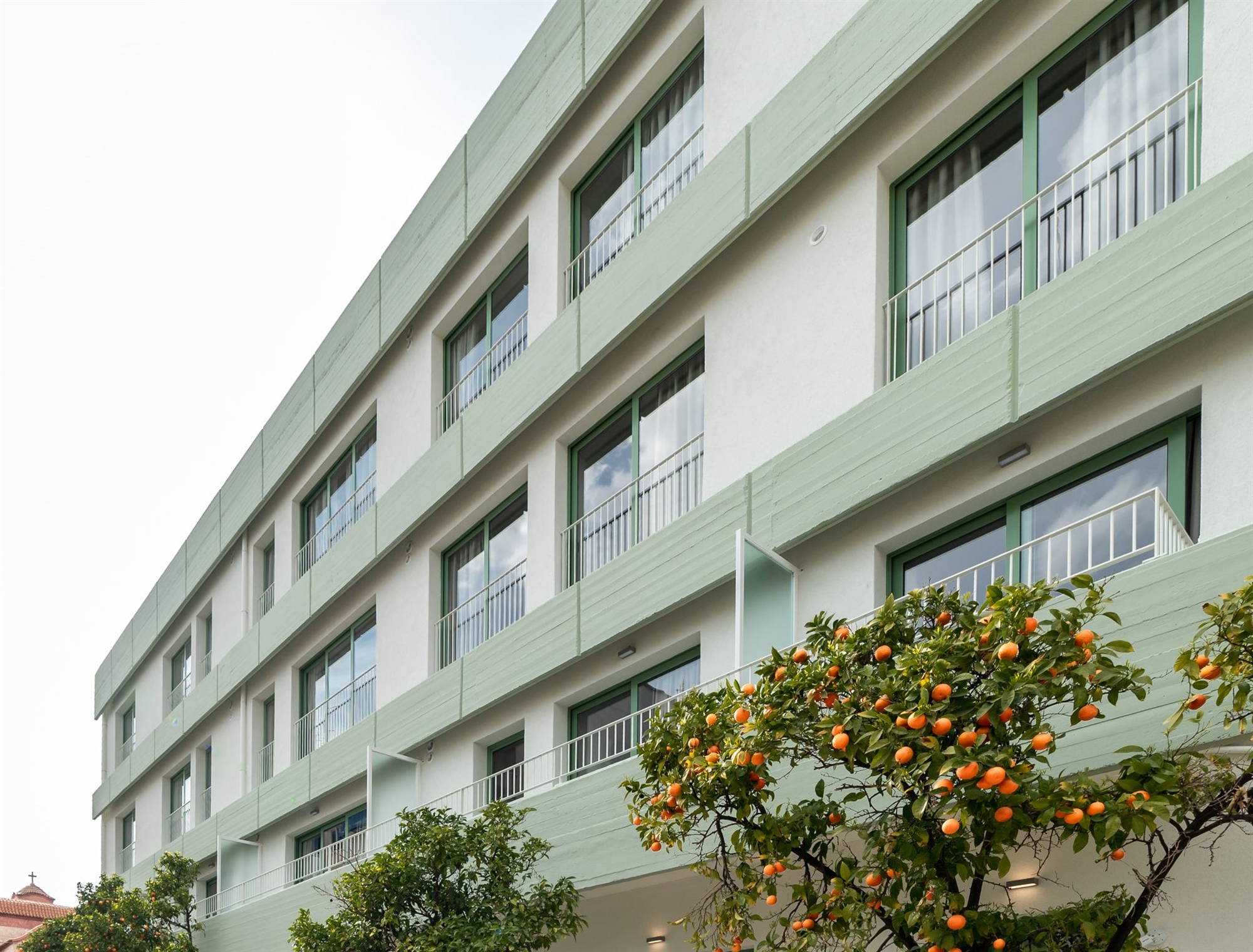 αλμα-επενδύσεων-σε-επιπλωμένα-διαμερ-561859288