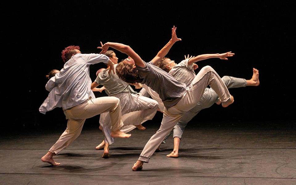 Έντουαρντ Χιου: «Για να μάθουμε να αγαπάμε τον χορό, πρέπει πρώτα να αγαπάμε το σώμα μας»-2