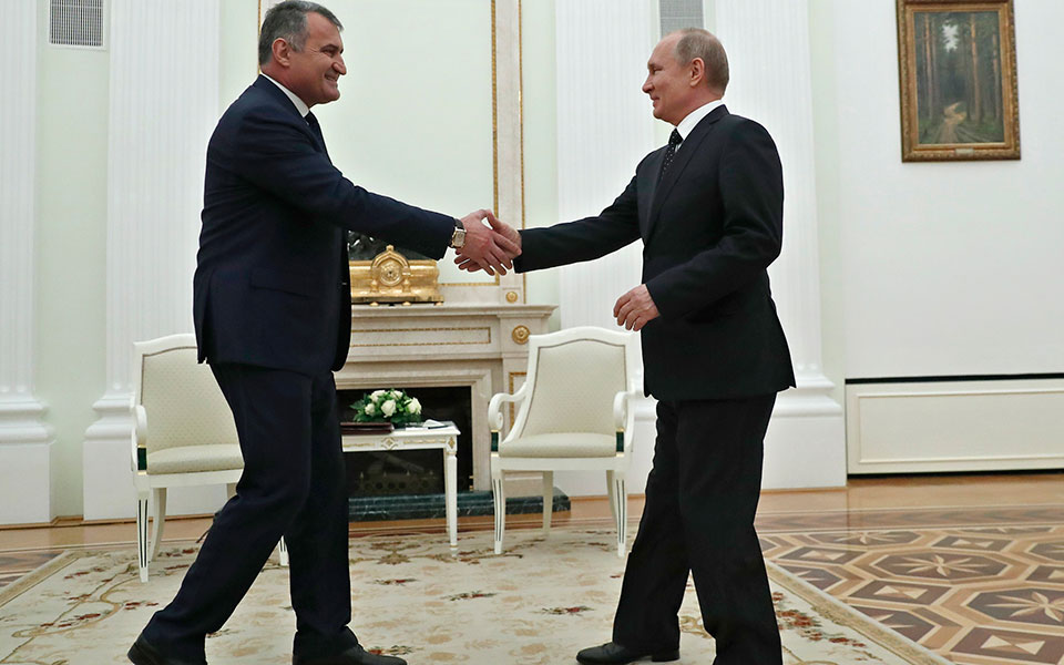 η-νότια-οσετία-προκήρυξε-δημοψήφισμα-561857857