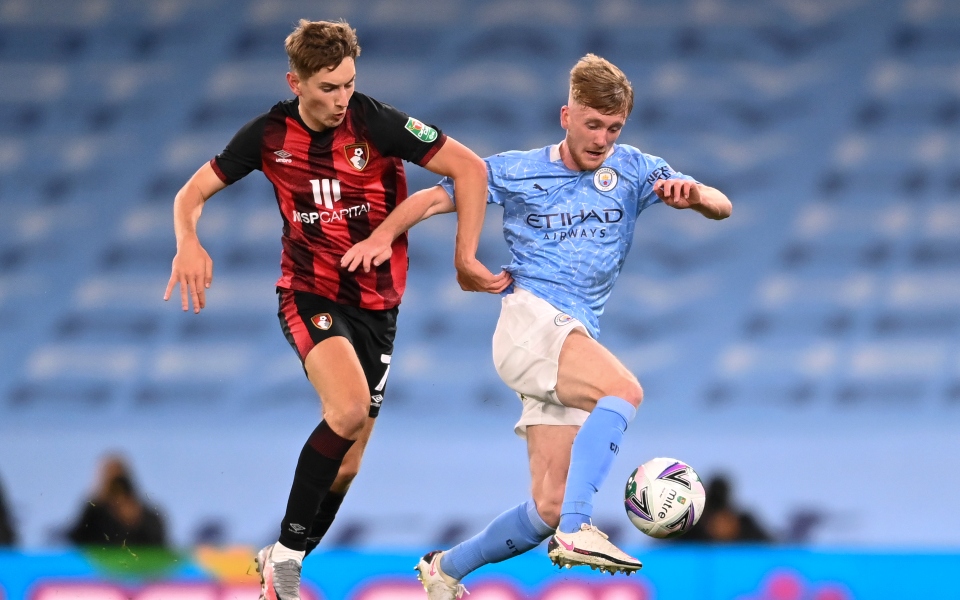 μπόρνμουθ-ο-ντέιβιντ-μπρουκς-ξεπέρασ-561838792