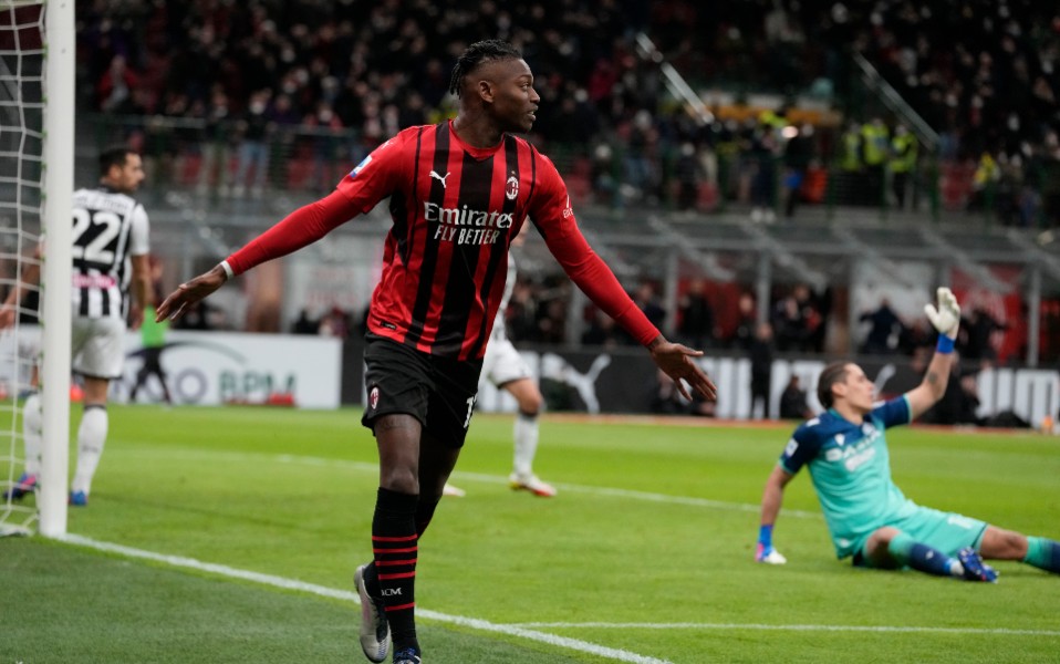 serie-a-μίλαν-φιορεντίνα-1-0-πιο-κοντά-στον-τ-561836248