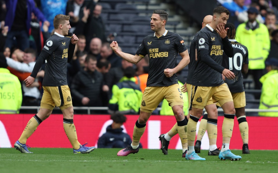 premier-league-νιούκαστλ-άρσεναλ-2-0-χάνεται-το-τσ-561862216