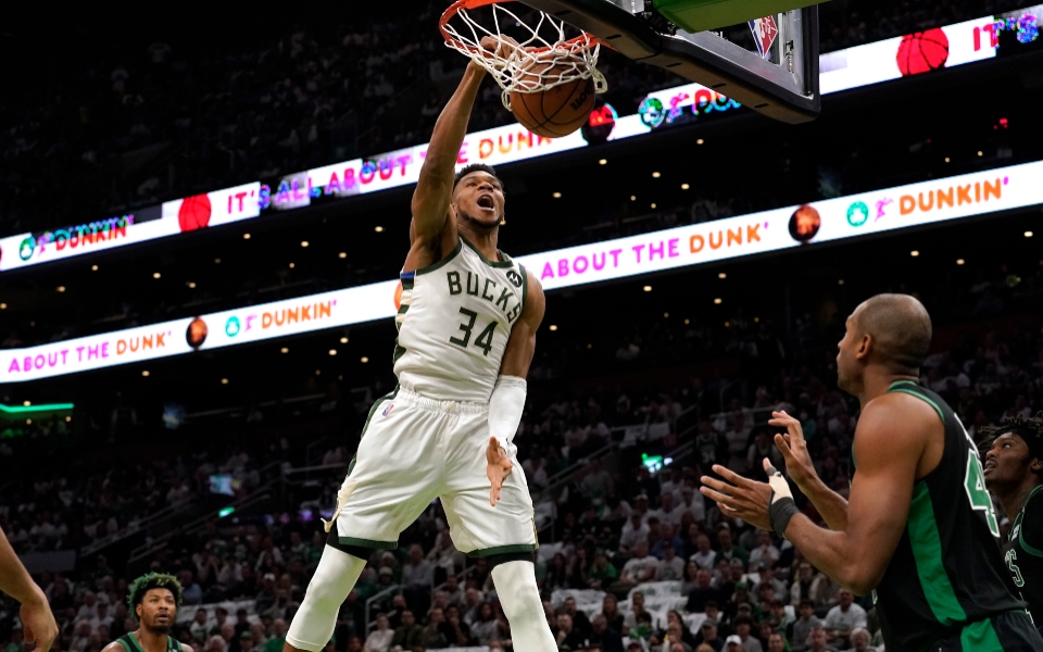 αντετοκούνμπο-για-την-πάσα-στον-εαυτό-561836560