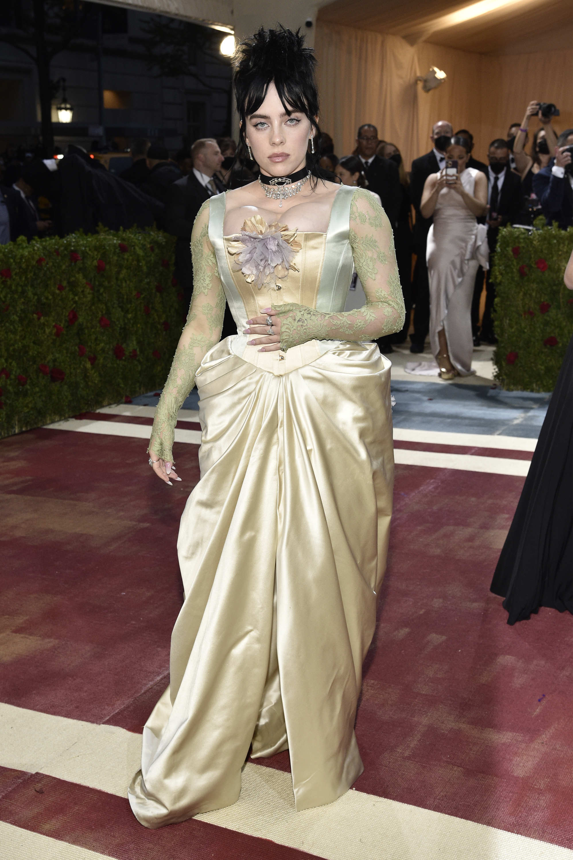 Met Gala 2022: Όλες οι εμφανίσεις στο κόκκινο χαλί-4