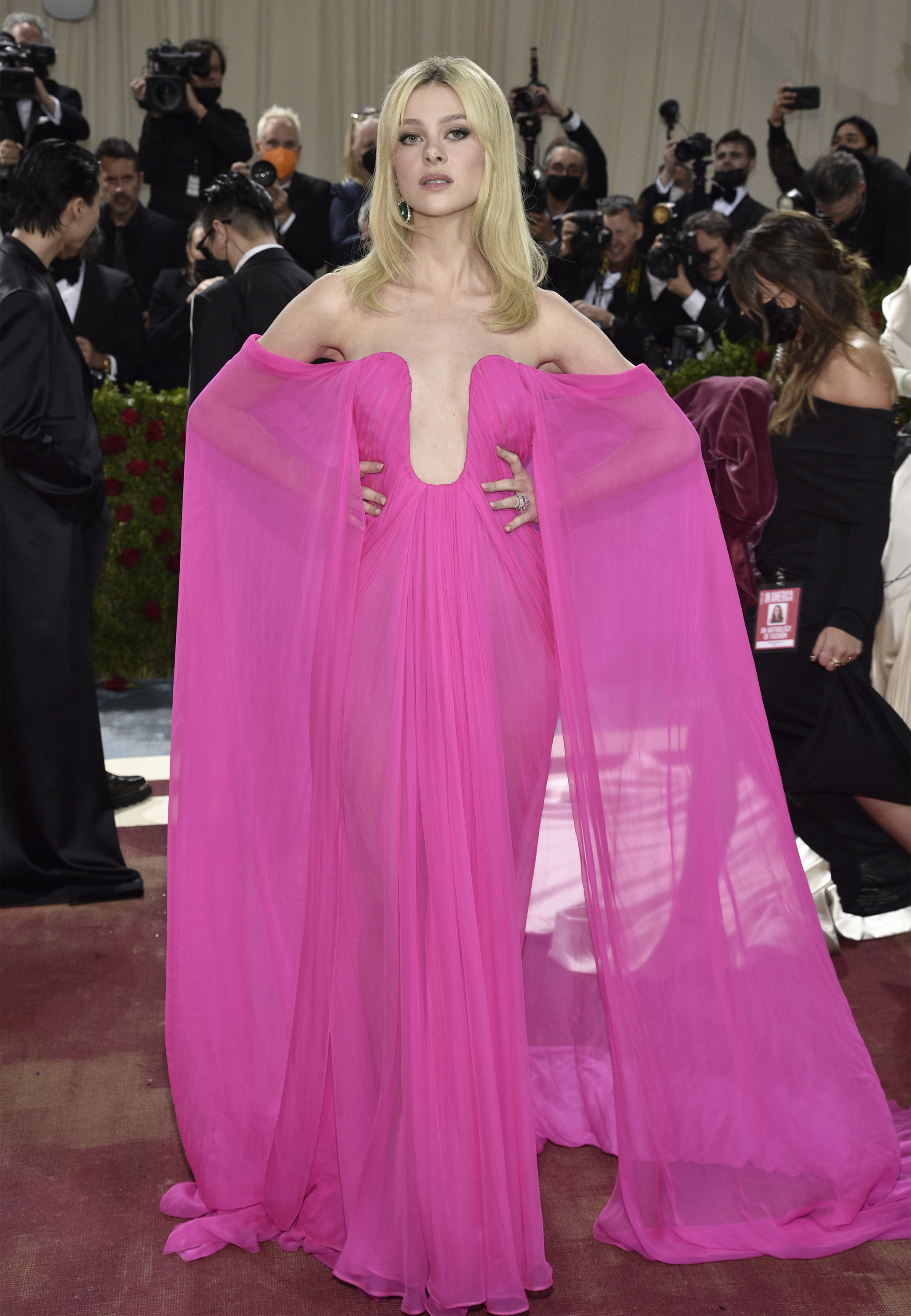 Met Gala 2022: Όλες οι εμφανίσεις στο κόκκινο χαλί-20