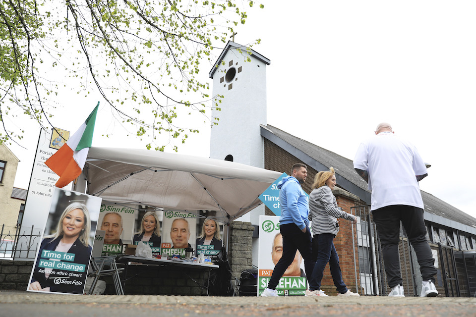 βόρεια-ιρλανδία-νέα-εποχή-φέρνει-η-ν-561847564