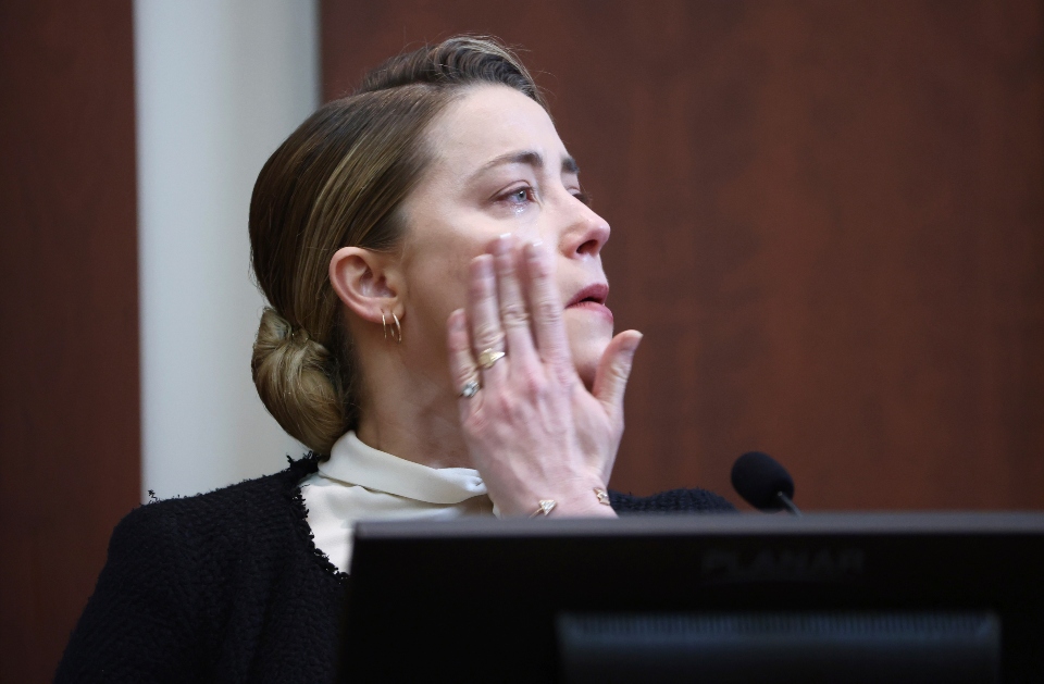 άμπερ-χερντ-σεξουαλική-παρενόχληση-έ-561843937