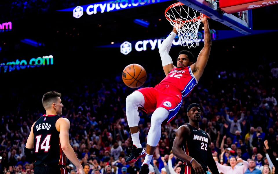 nba-ισοφάρισαν-σίξερς-μάβερικς-561848446