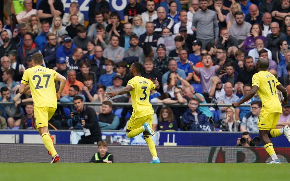 premier-league-έβερτον-μπρέντφορντ-2-3-συνεχίζει-561860806