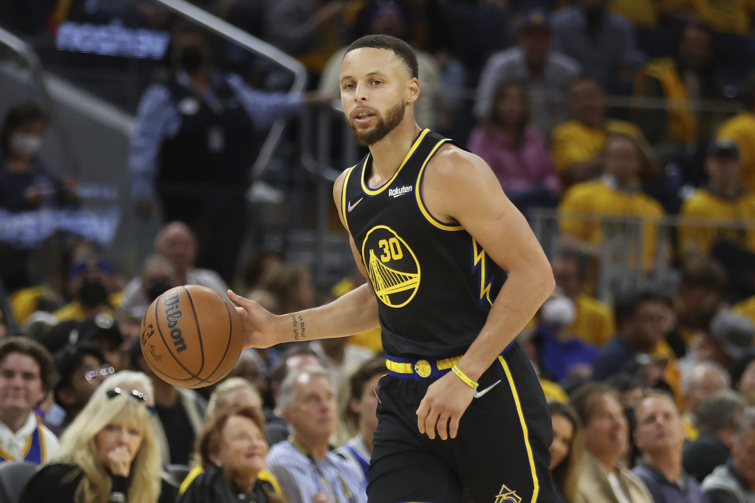 nba-γουόριορς-μάβερικς-112-87-άνετη-νίκη-και-561867121