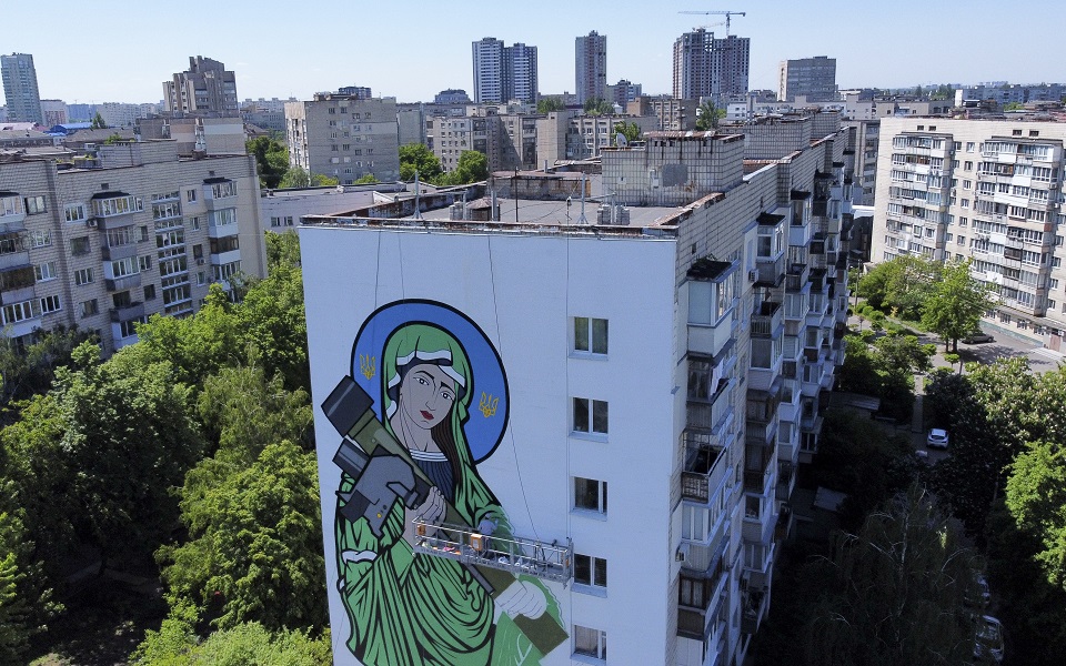 ένα-γκράφιτι-για-την-αγία-javelin-το-σύμβο-561879310