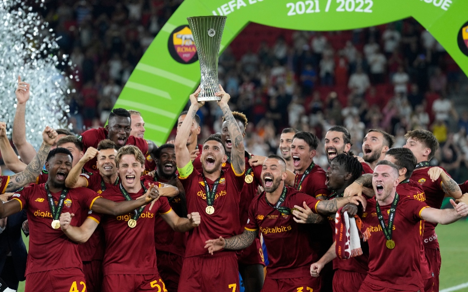 ρόμα-φέγενορντ-1-0-κούπα-για-την-ομάδα-561878752