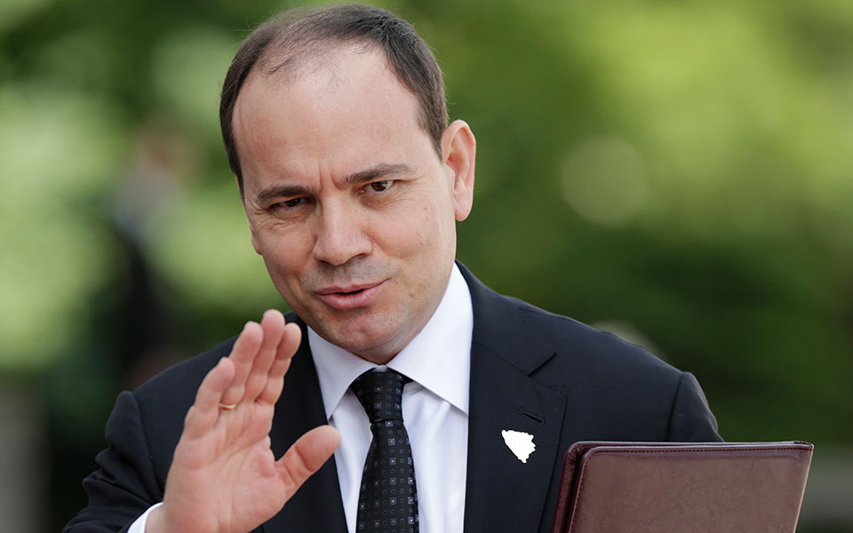 αλβανία-πέθανε-ο-πρώην-πρόεδρος-μπουγ-561883978