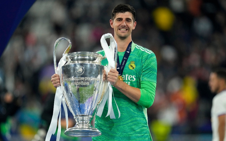 τιμπό-κουρτουά-από-τη-σάλα-του-βόλεϊ-σ-561884134