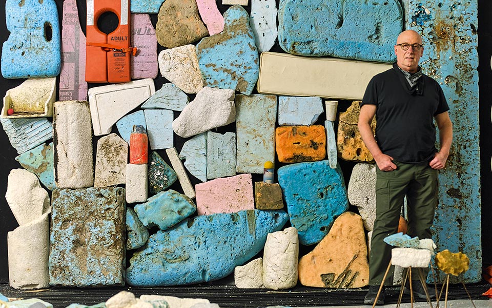 Μαζεύει σκουπίδια, κάνει τέχνη-1