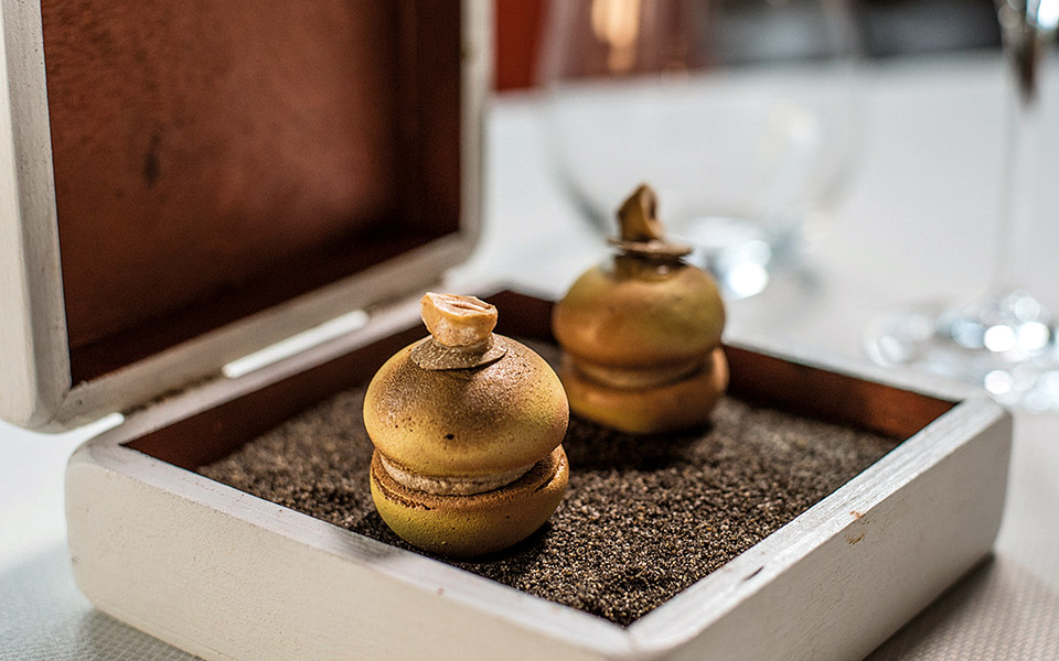 botrinis-μια-μοναδική-εμπειρία-fine-dining-με-ελληνι-561840379